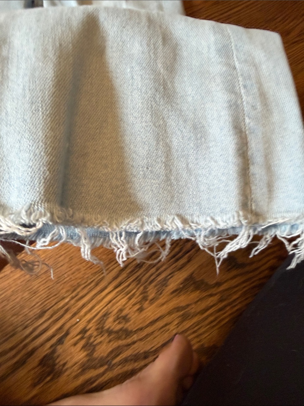 MOTHER Lil Hustler Angle Fray-Hem Jeans - Picture 5 of 8